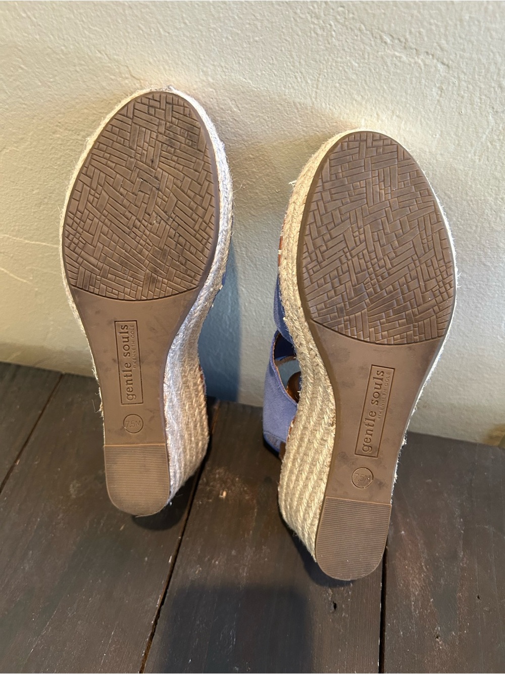 Gentle Souls Blue Suede Wedge Size 7.5 - Picture 9 of 10